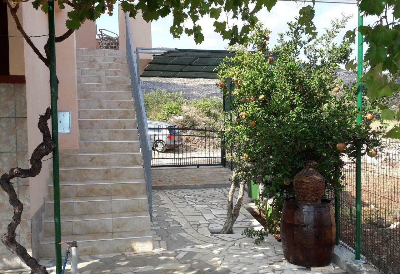 Guest House Pelja Plano Exterior photo