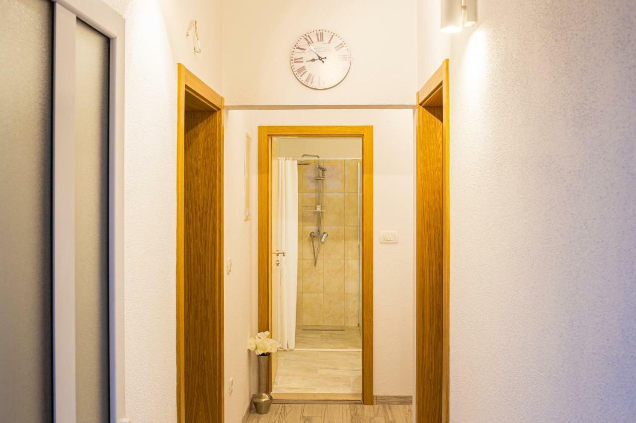 Guest House Pelja Plano Exterior photo