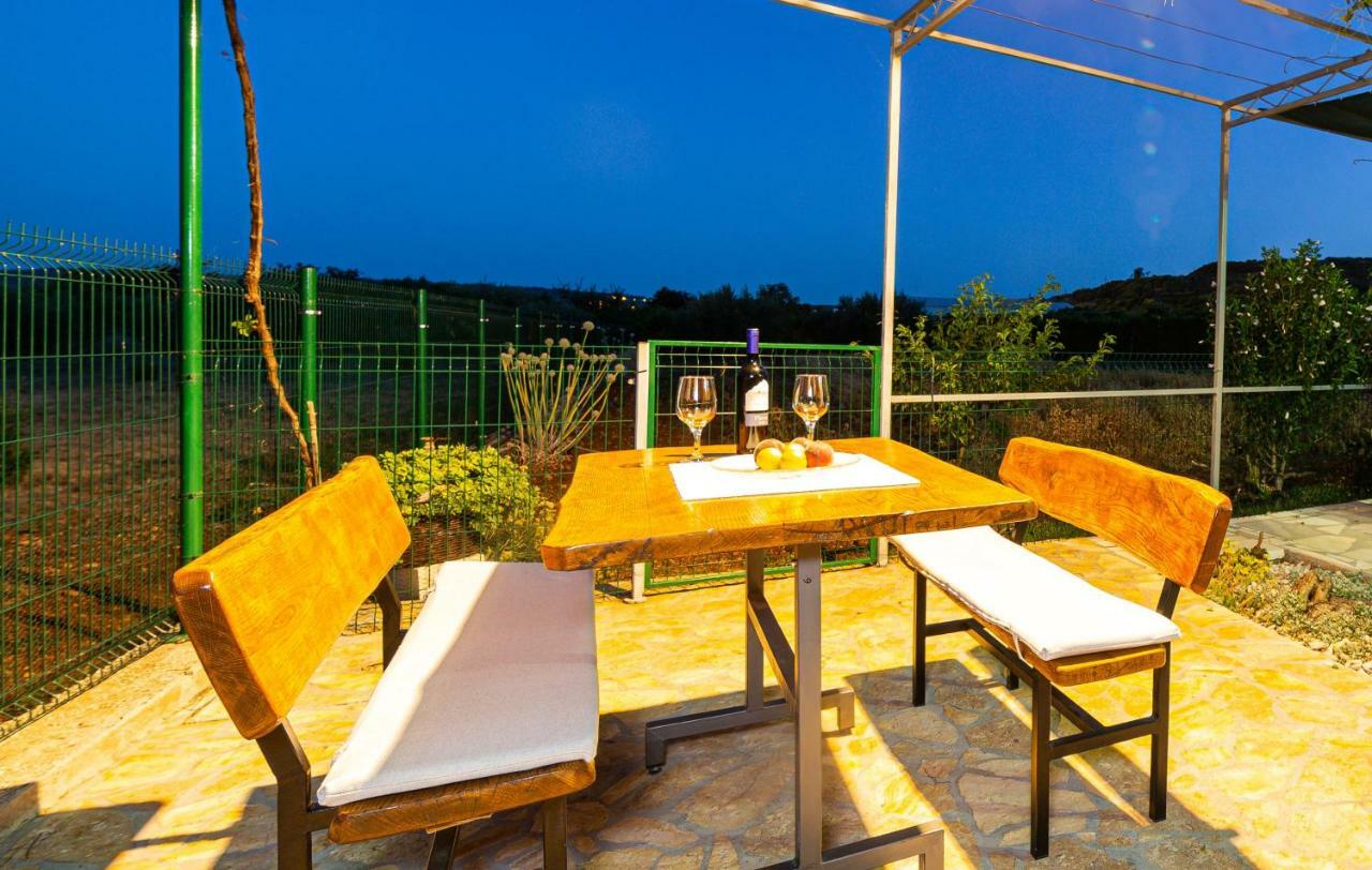 Guest House Pelja Plano Exterior photo
